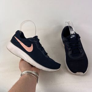 Nike Tanjun youth kids size 5.5 blue and pink lightweight running sneakers shoes